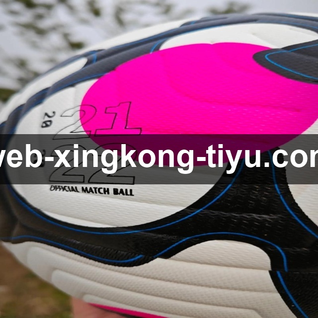 马宁世俱杯强硬执法：阻止违规换人引发教练组围堵